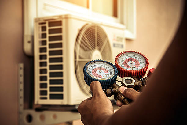 Professional Hvac technician working in Morrison, IL